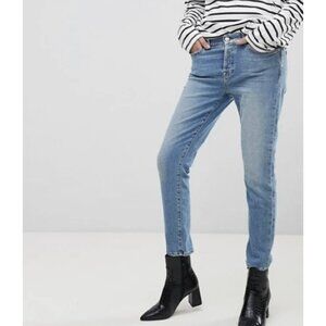 7 FOR ALL MANKIND High Waist Josefina Jeans in Light Blue Denim Casual